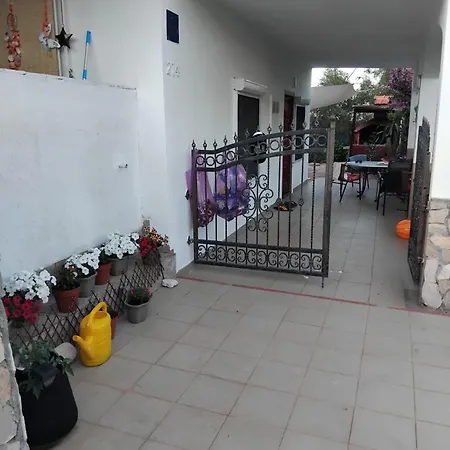 Ina 1,ina 2, Ina 3 Apartmán Gdinj