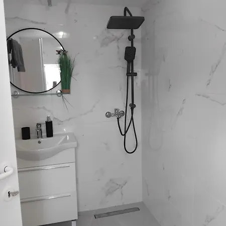 Ina 1,ina 2, Ina 3 Appartement Gdinj